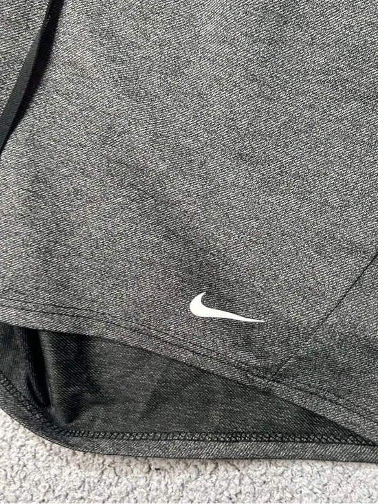 Nike Dri Fit Women's Grey Active Shorts with Foldable Logo Waistband Sz S - Picture 3 of 7